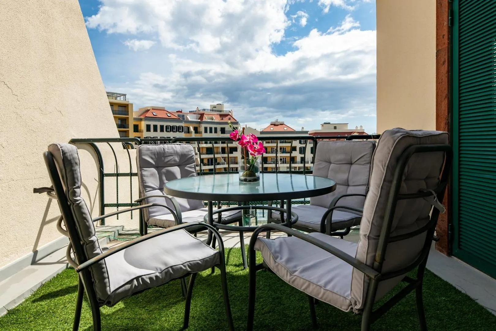 Guestready - Family-Friendly Haven In Funchal Apartment  Funchal (Madeira)